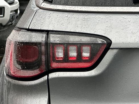 Used 2024 Jeep Compass Latitude image 48