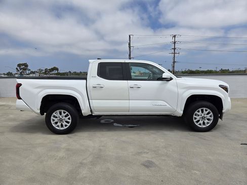 Used 2024 Toyota Tacoma SR5 RWD image 2