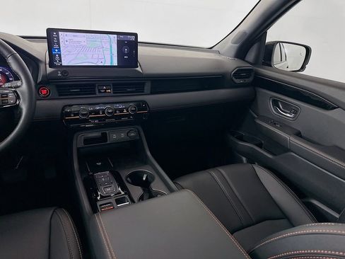 Certified 2026 Honda Pilot TrailSport image 24