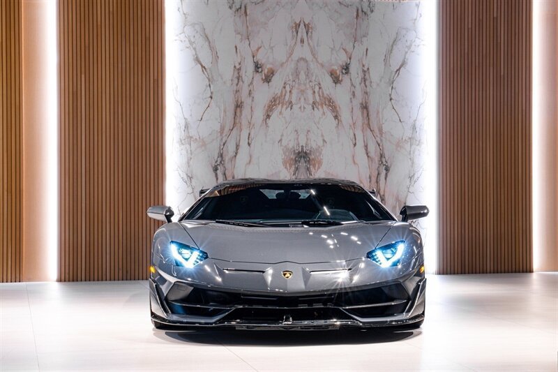Used 2020 Lamborghini Aventador SVJ AWD/4WD image 3