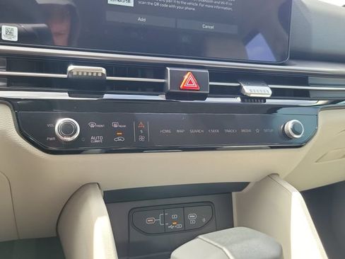 Used 2026 Kia Sportage EX FWD image 22