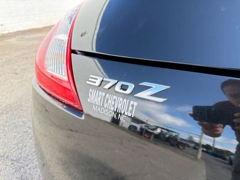 Used 2020 Nissan 370Z Coupe RWD image 12