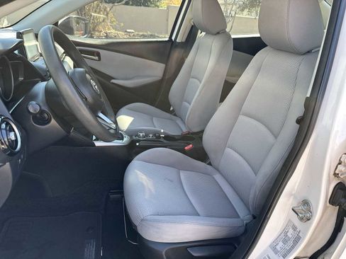 Used 2019 Toyota Yaris LE image 15