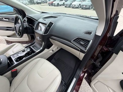 Used 2020 Ford Edge Titanium w/ Equipment Group 301A AWD/4WD image 34