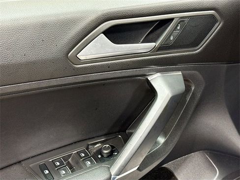 Used 2020 Volkswagen Tiguan SE R-Line w/ 3rd Row Seat Package image 19