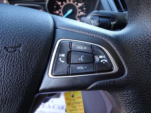 Used 2017 Ford Escape SE image 14