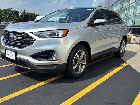 Used 2019 Ford Edge Titanium w/ Cold Weather Package AWD/4WD image 9