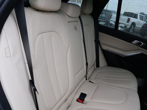 Used 2022 BMW X5 xDrive40i AWD/4WD image 35