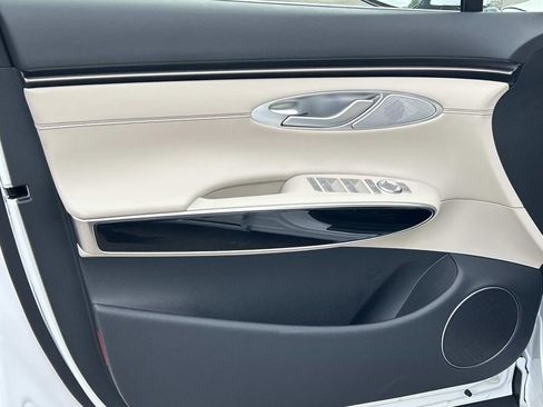 New 2026 Genesis GV70 2.5T image 17