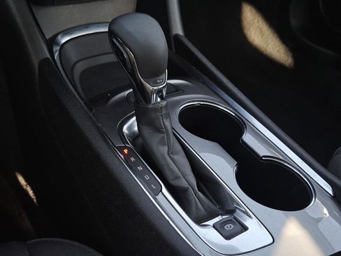 Used 2023 Chevrolet Malibu LT FWD image 21