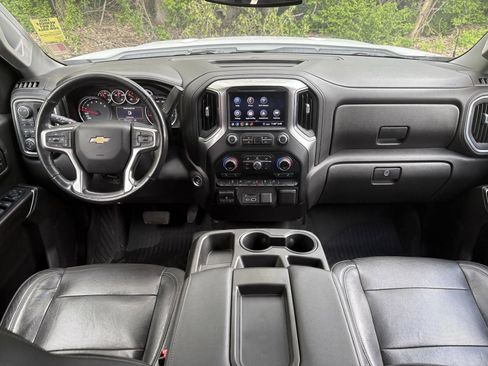 Used 2020 Chevrolet Silverado 1500 LTZ AWD/4WD image 12