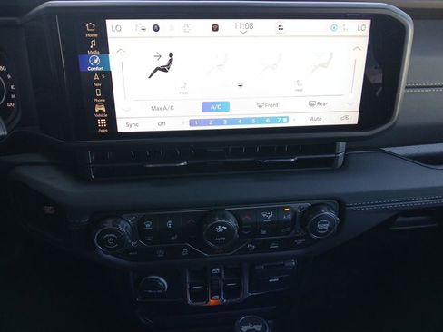 New 2026 Jeep Wrangler Unlimited Sahara AWD/4WD image 4