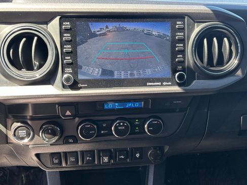 Used 2023 Toyota Tacoma TRD Off-Road w/ Technology Package AWD/4WD image 17