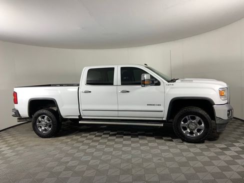 Used 2019 GMC Sierra 2500 SLT w/ Duramax Plus Package image 2