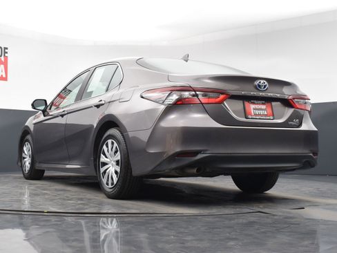 Used 2021 Toyota Camry LE image 26
