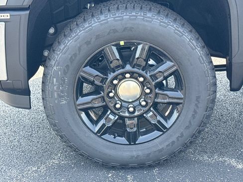 New 2026 GMC Sierra 2500 AT4 w/ AT4 Premium Plus Package AWD/4WD image 12