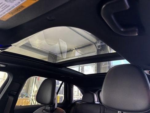 Certified 2025 Mercedes-Benz GLC 300 4MATIC image 19