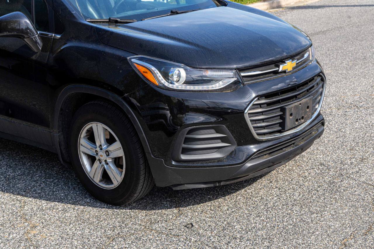 Used 2020 Chevrolet Trax LT w/ LT Convenience Package FWD image 9