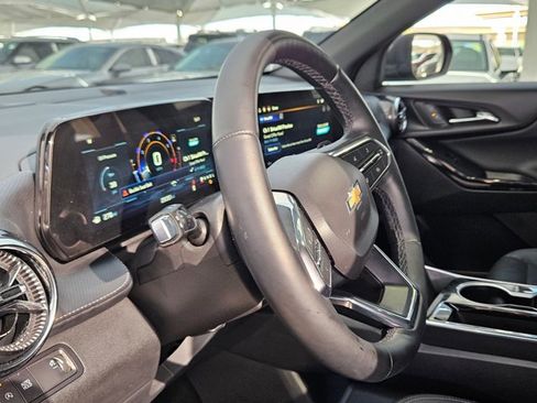 Used 2025 Chevrolet Equinox LT w/ Convenience Package II image 9