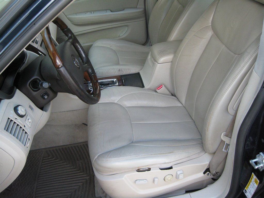 Used 2007 Cadillac DTS Luxury II FWD image 13