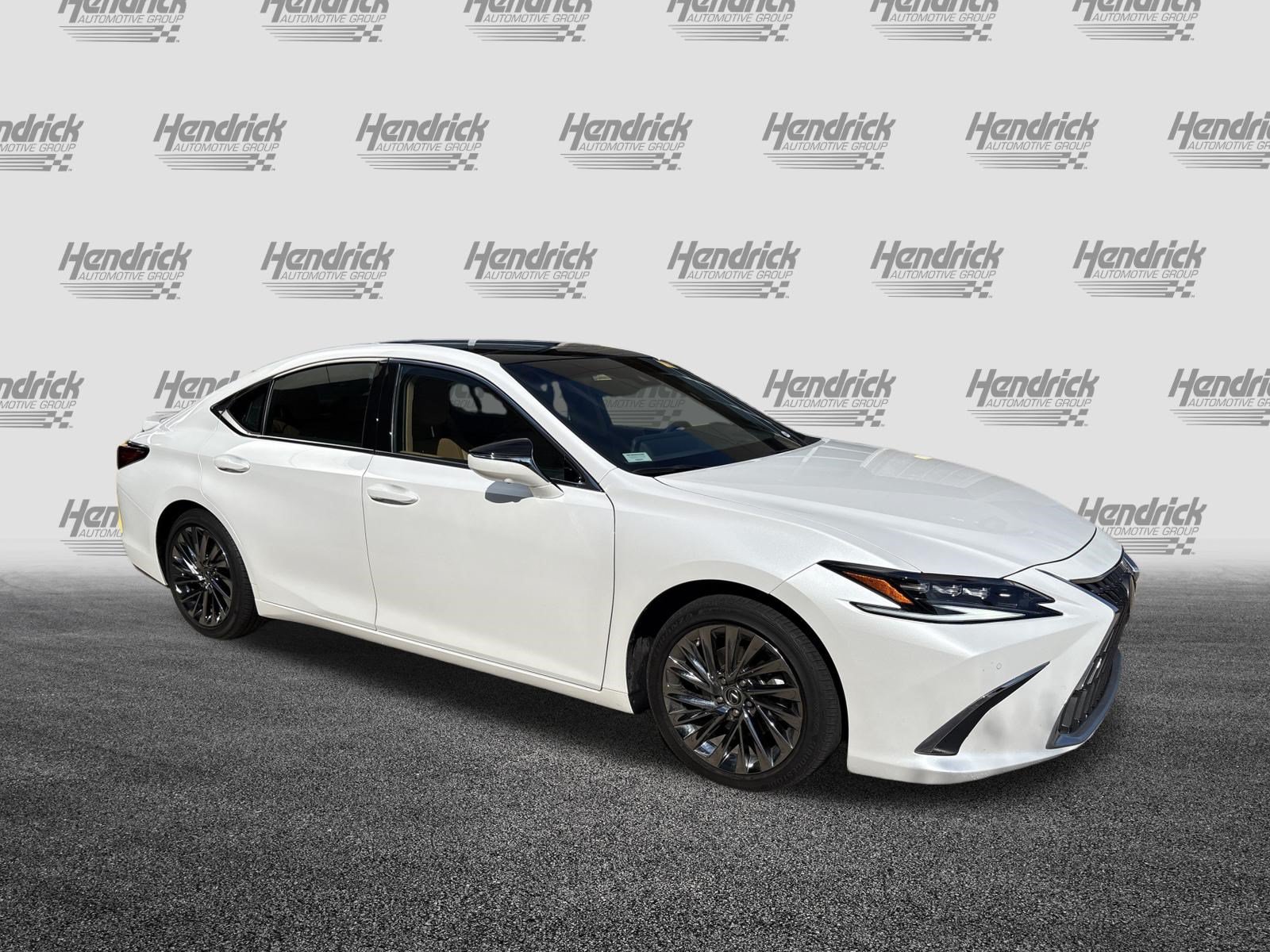 Used 2025 Lexus ES 350 Ultra Luxury FWD image 2