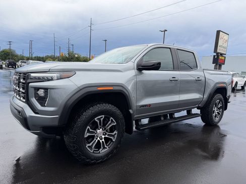Used 2024 GMC Canyon AT4 w/ AT4 Premium Package AWD/4WD image 4