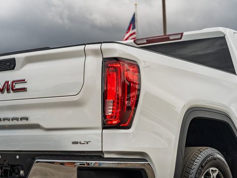 Used 2025 GMC Sierra 1500 SLT image 14