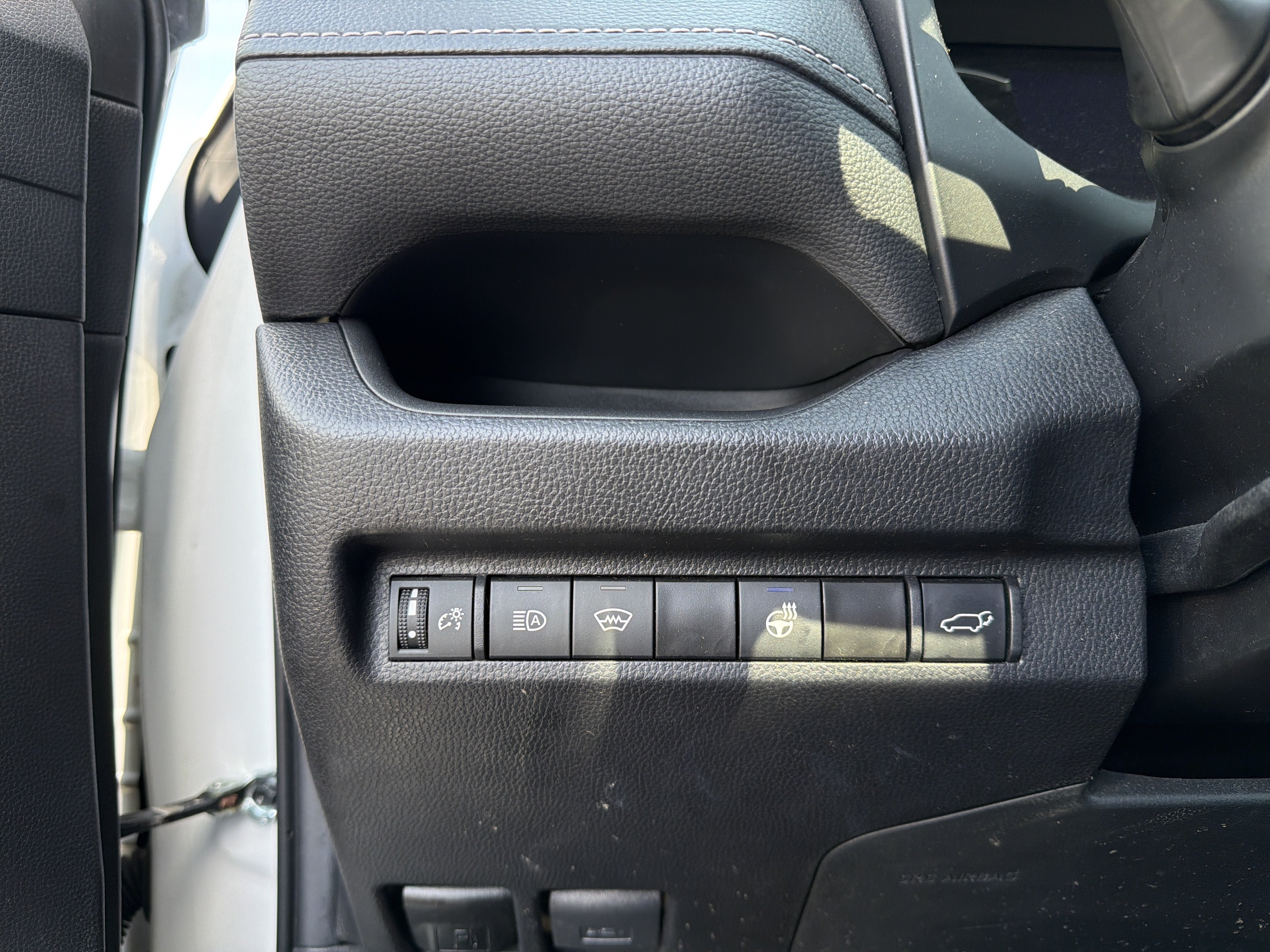 Used 2023 Toyota RAV4 XLE Premium AWD/4WD image 15