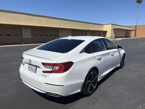 Used 2018 Honda Accord Sport image 7