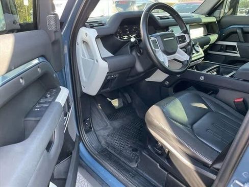 Used 2020 Land Rover Defender 110 SE image 9