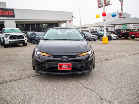 Certified 2026 Toyota Corolla LE image 3