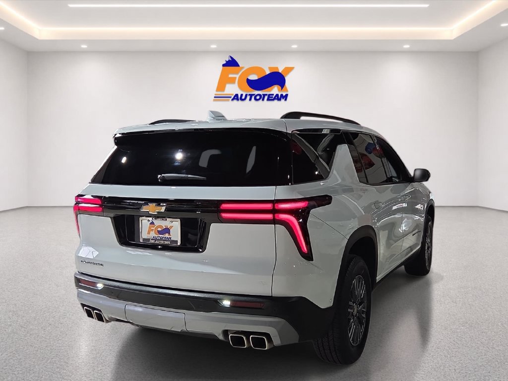 Used 2025 Chevrolet Traverse LT w/ Enhanced Driving Package FWD image 4