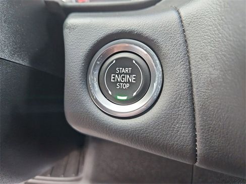 Used 2021 Chevrolet Suburban LT image 17