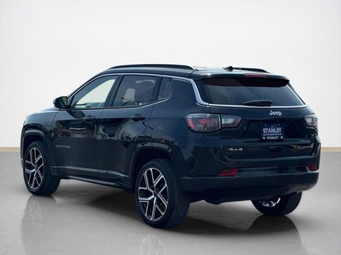 Used 2025 Jeep Compass Limited w/ Elite Group image 5