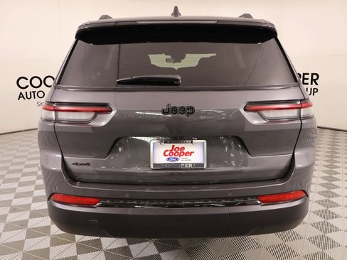 Used 2025 Jeep Grand Cherokee L Altitude AWD/4WD image 23