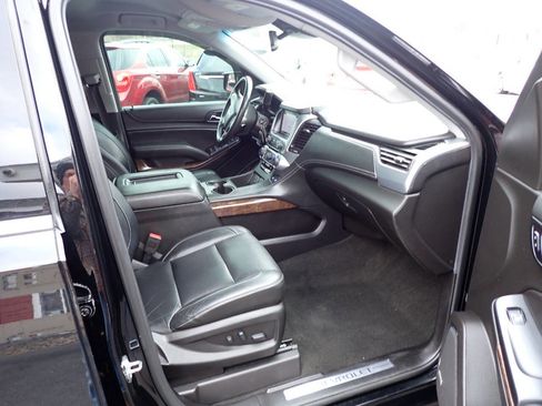 Used 2018 Chevrolet Suburban LT AWD/4WD image 10