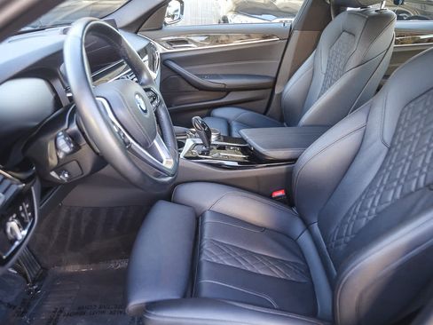 Certified 2023 BMW 530e w/ Convenience Package image 14