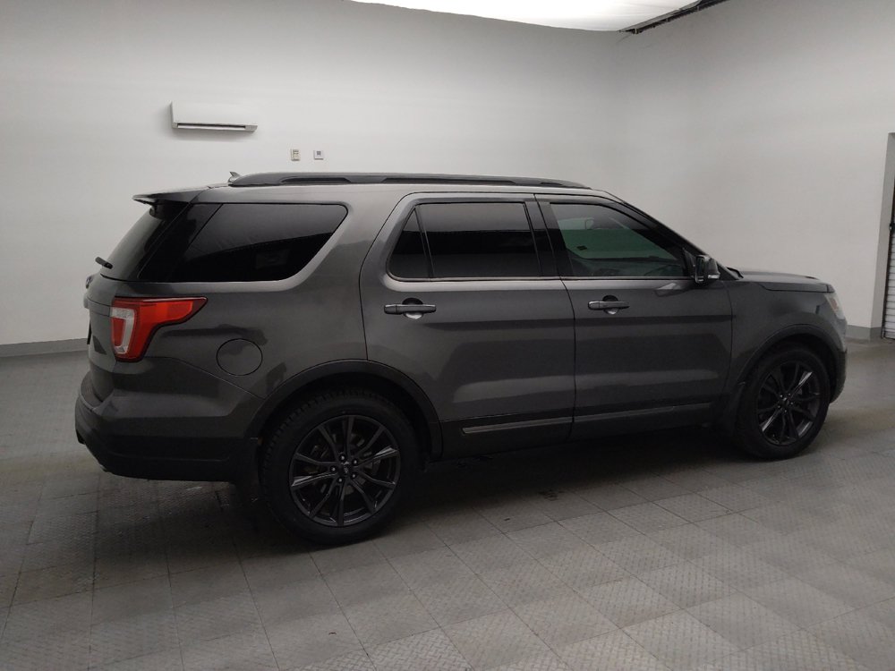 Used 2019 Ford Explorer XLT w/ Equipment Group 202A FWD image 10