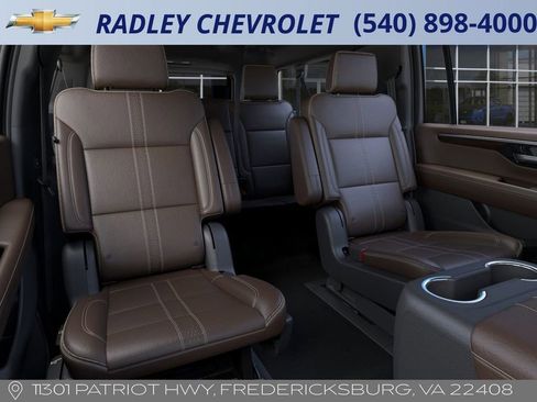 New 2026 Chevrolet Suburban High Country image 17