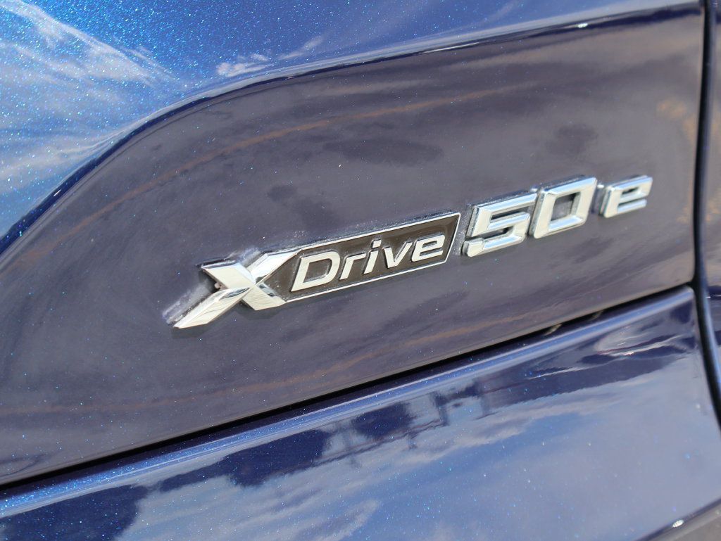 Used 2025 BMW X5 xDrive50e w/ M Sport Package AWD/4WD image 9