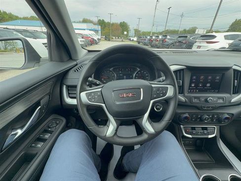 Used 2024 GMC Terrain SLE w/ Driver Convenience Package AWD/4WD image 14