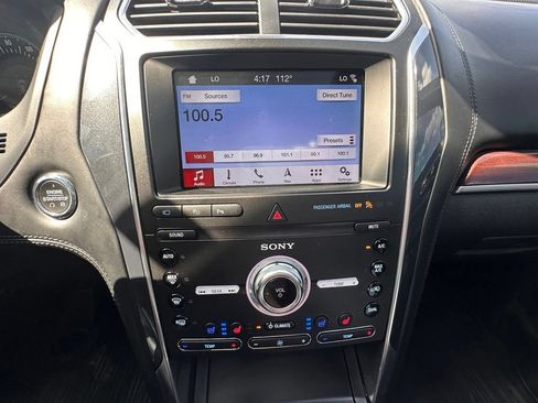 Used 2019 Ford Explorer Platinum AWD/4WD image 24
