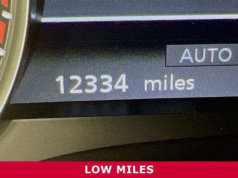 Used 2024 Nissan Armada Platinum w/ Captain's Chairs Package image 17