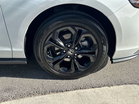 Used 2025 Honda Accord SE image 16