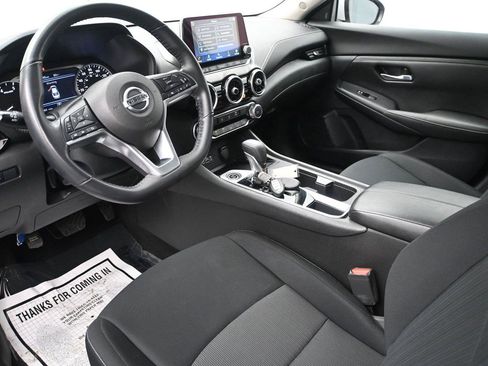 Used 2022 Nissan Sentra SV FWD image 2