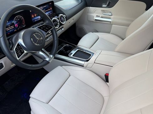 Certified 2025 Mercedes-Benz GLA 250 image 10