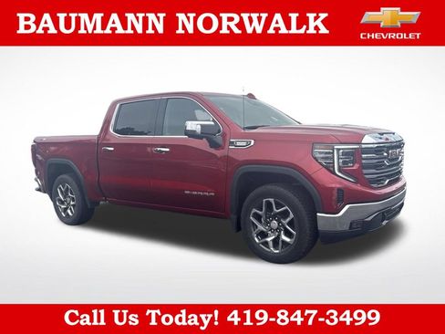 Used 2023 GMC Sierra 1500 SLT w/ SLT Premium Package AWD/4WD image 8