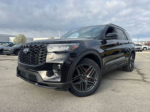 Used 2025 Ford Explorer ST-Line w/ Premium Package image 1