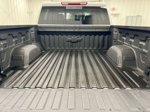 Used 2025 Chevrolet Silverado 1500 LT Trail Boss w/ LT Trail Boss Premium Package AWD/4WD image 25