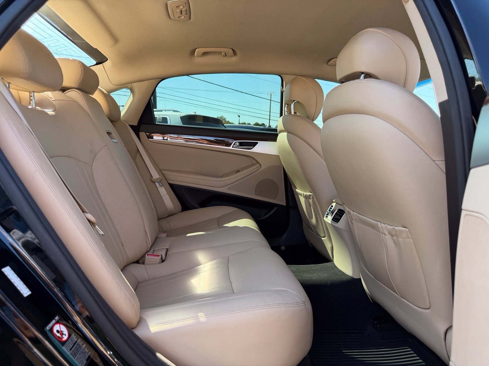 Used 2015 Hyundai Genesis 3.8 RWD image 31
